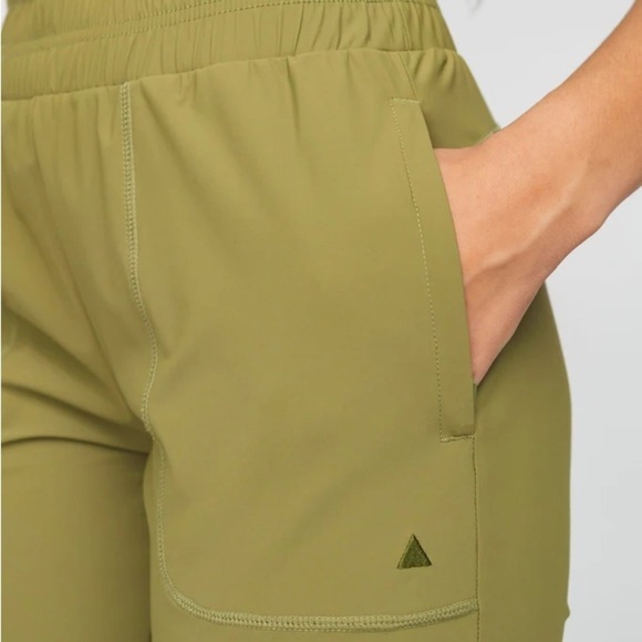 New in the Bag Women's Swift Jogger Olive - Picture 2 of 3